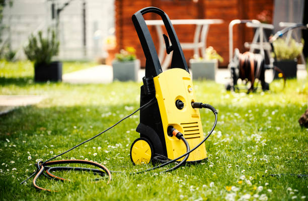 Best Animal Enclosure Cleaning  in Warwick, RI